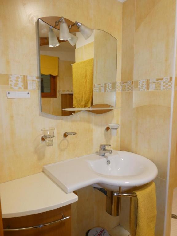 Chambre Le Mas D'Adelice Taulignan Экстерьер фото
